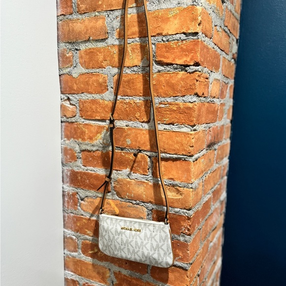 Michael Kors Small Crossbody - Picture 6 of 8